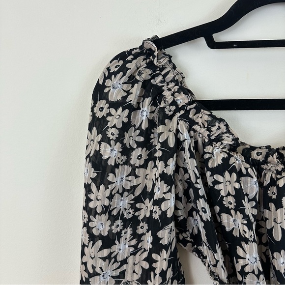 Astr Black and Cream Floral Long Sleeve Dress with Cut Outs Size Small - Picture 3 of 7